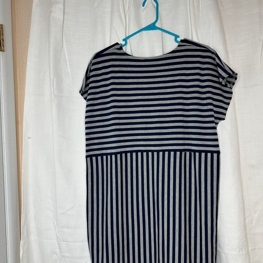 Umgee Dress Woman's Medium Hi Lo Hem w/ Pockets Grey & Navy Striped NWT - Picture 10 of 11